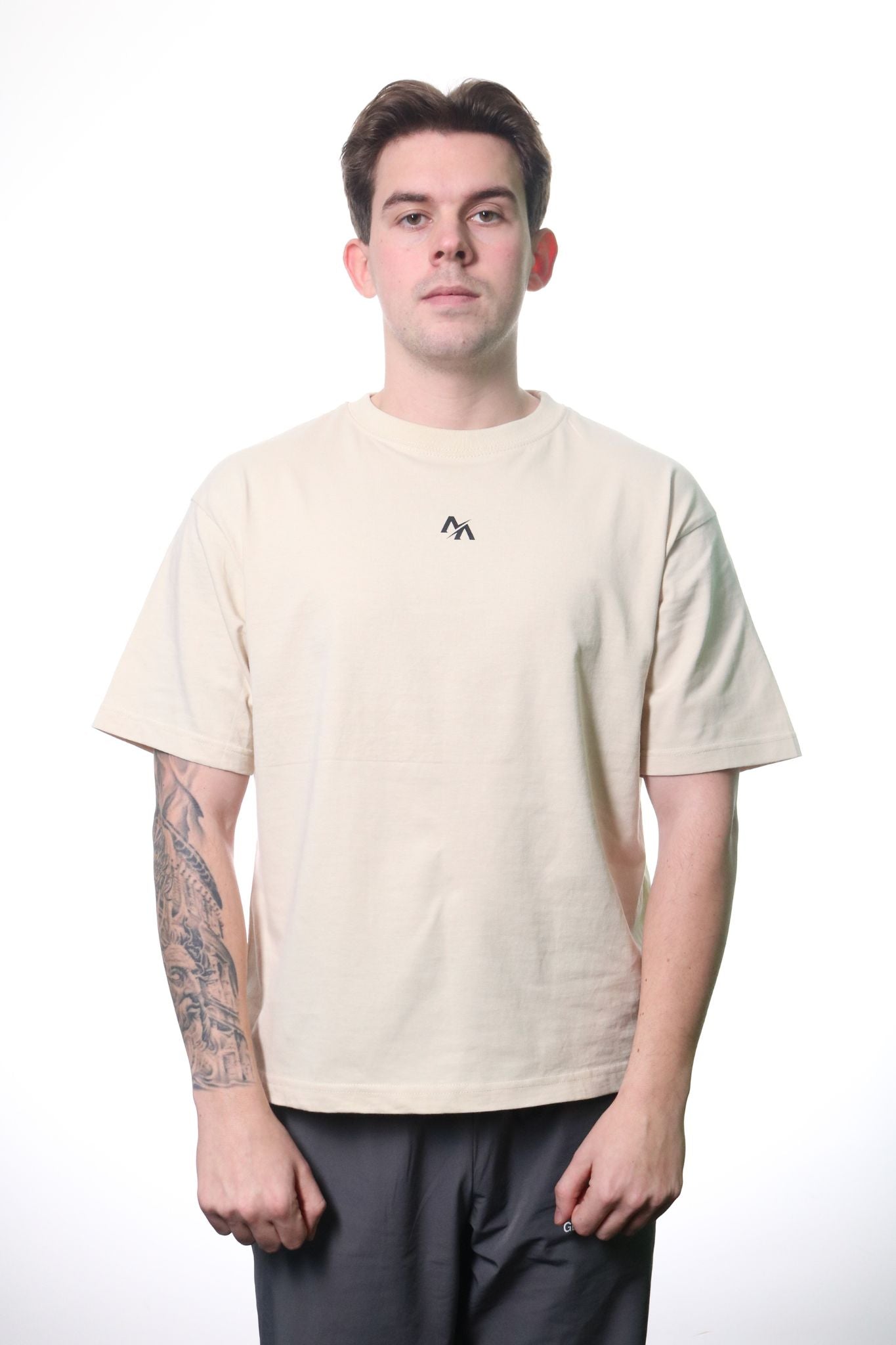 globe t shirt