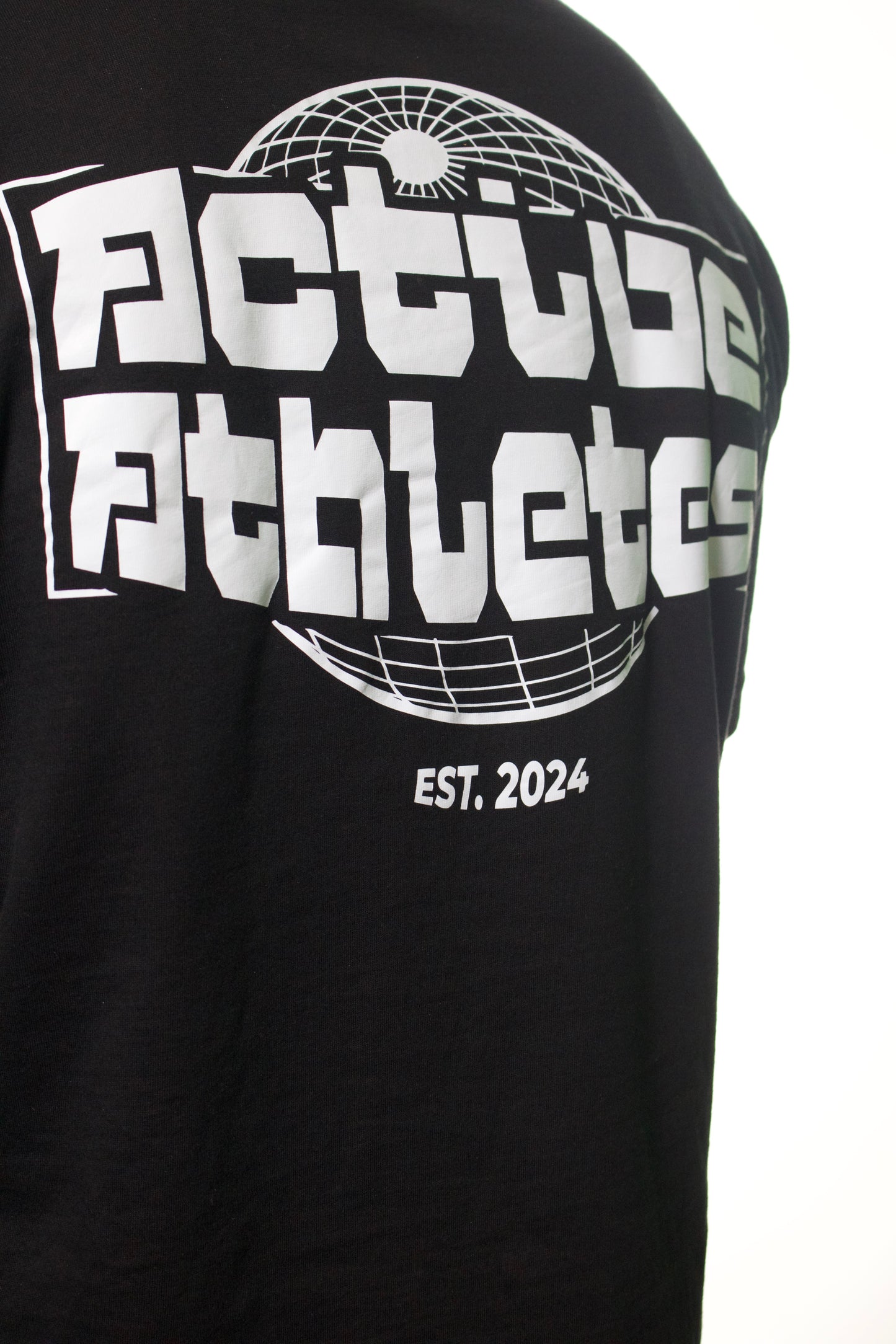 globe tshirt