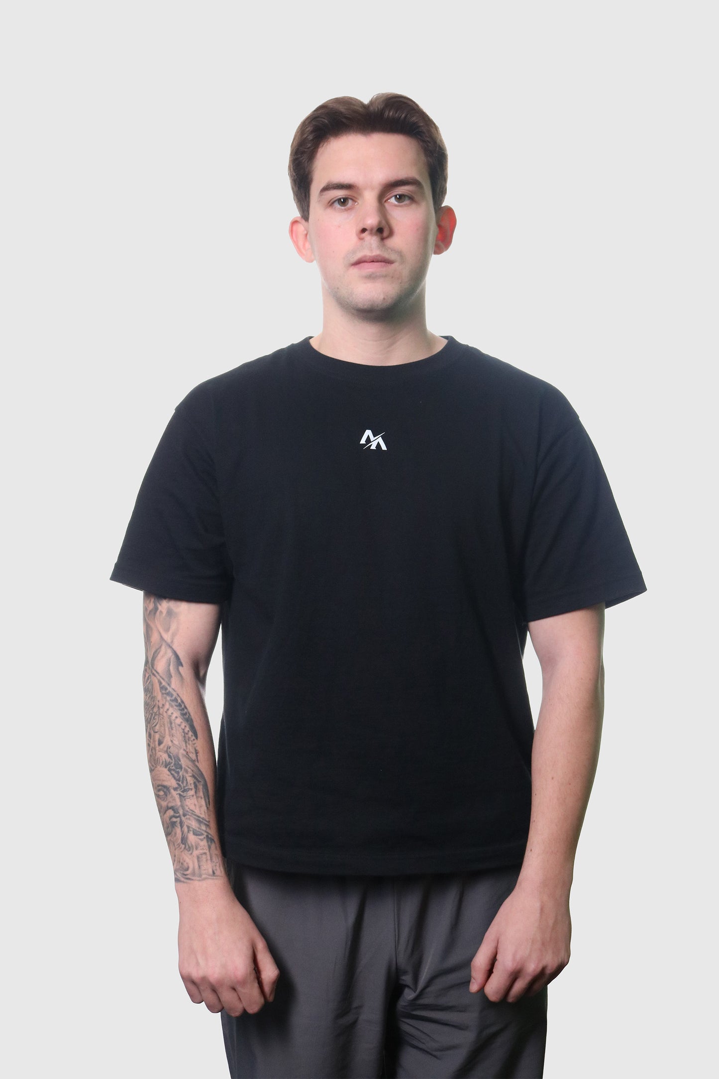 Globe Tee - Sort