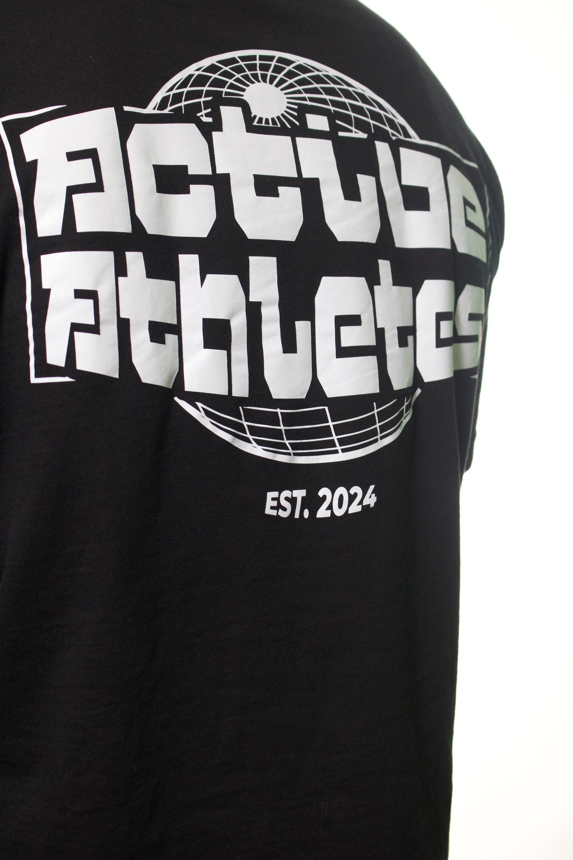 globe tshirt